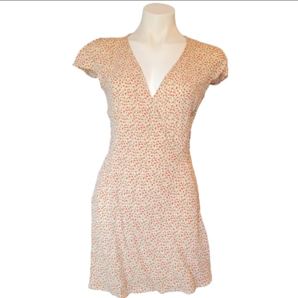 Brandy Melville Robbie wrap dress - Picture 2 of 3